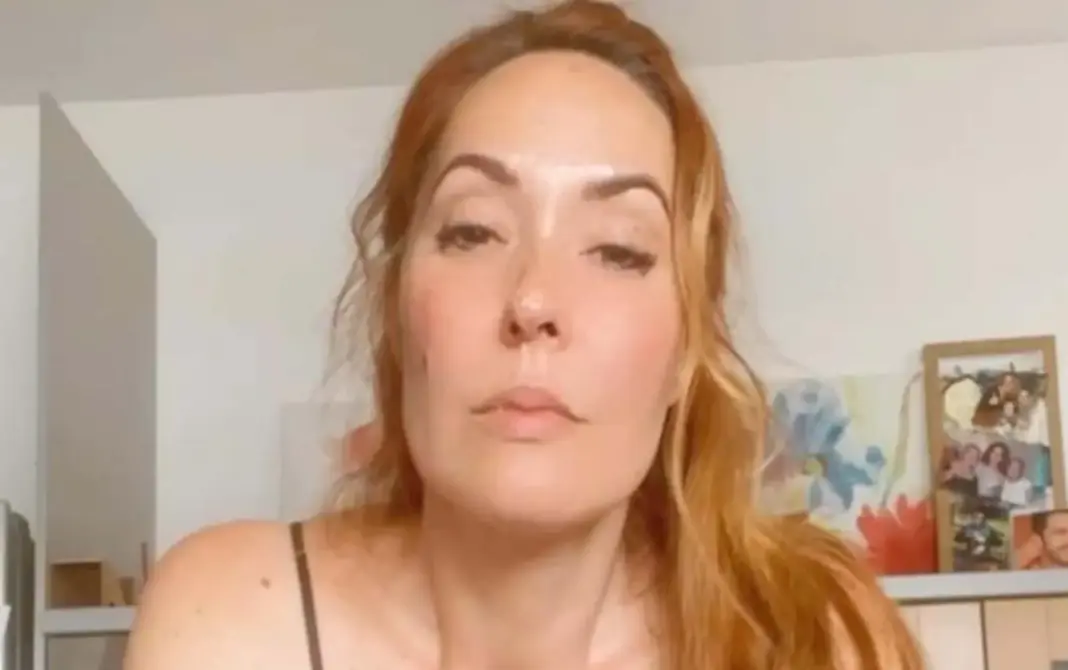 Chayo Mohedano durante una conexión. (Foto: YouTube)